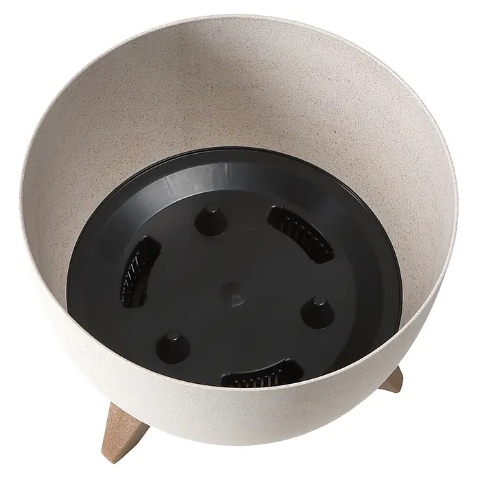 Siena Garden Pflanztopf OSLO PURE - Creme, Kunststoff, Außenmaß (Ø x H): 47 x 26,5 cm - Heller beiger Pflanztopf mit strukturierter Oberfläche und dunkelgrauem internen Drainagesystem, auf kleinen Füßen.