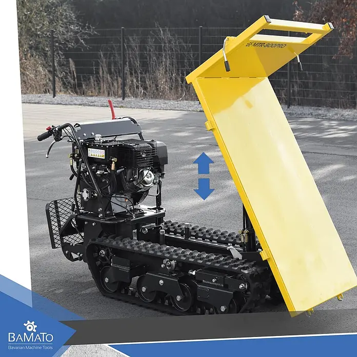 Bamato Kettendumper MTR-800PRO mit Kipphydraulik und Trittbrett - Motorbetrieben - Gelber Ketten-Minidumper mit schwarzem Motor und Kettenlaufwerk, mit hydraulisch kippbarer Mulde 'MTR-800PRO'.