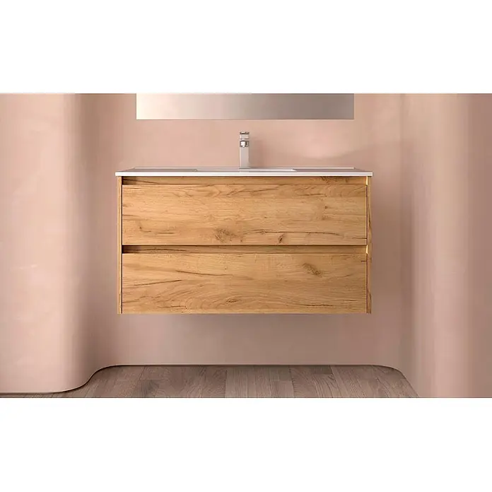 Salgar Badmöbel-Set Salgar - Gesamtbreite Badmöbel: 4,5 cm, Eiche Afrika - Schwebender Waschtisch aus hellem Holz mit zwei Schubladen, weißer Arbeitsplatte und silbernem Wasserhahn in einem modernen Bad.