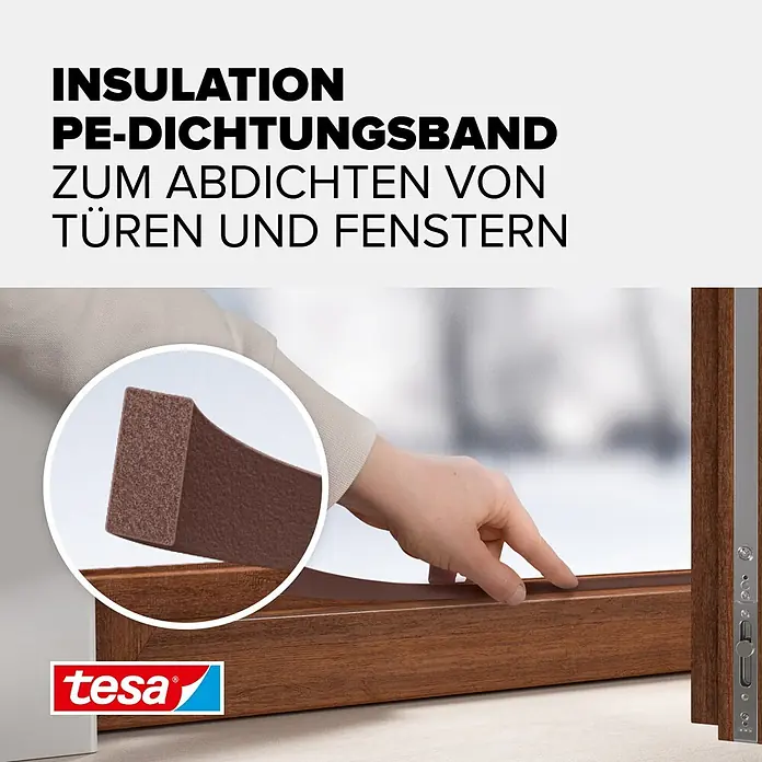 Tesa INSULATION Dichtungsband PE-Schaumstoff S - Braun, 6 m x 9 mm x 4 mm, Geeignet für: Spaltenbreiten 1 - 3,5 mm - Braunes PE-Isolierdichtungsband wird an einem Holzfensterrahmen zur Zugluftabdichtung angebracht.