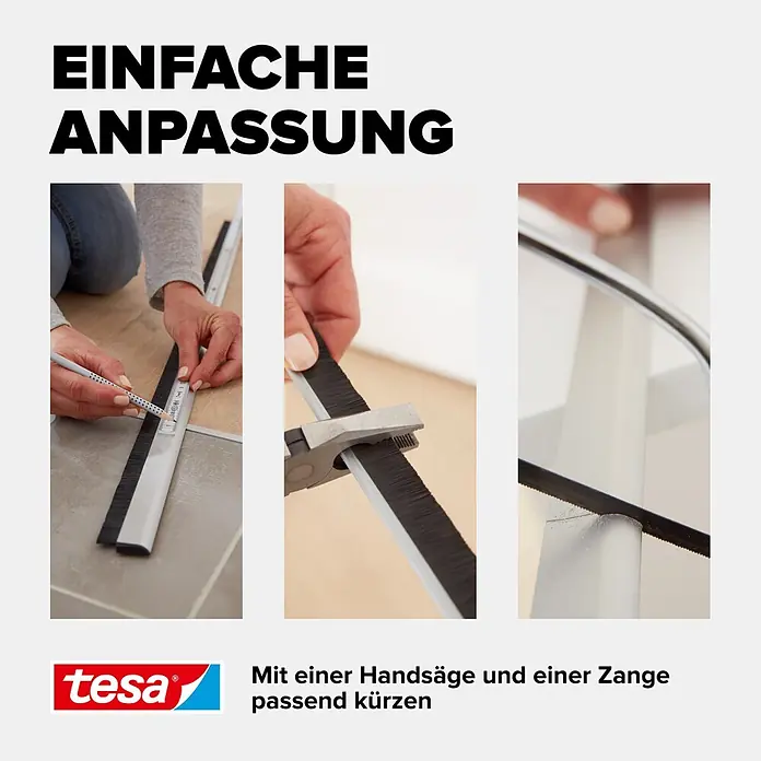 Tesa INSULATION Türdichtschiene für unebene Böden - Braun, Geeignet für: Spaltenbreiten bis 15 mm - Hände messen und kürzen eine graue Bürstendichtung mit Zange und Säge zur Anpassung.