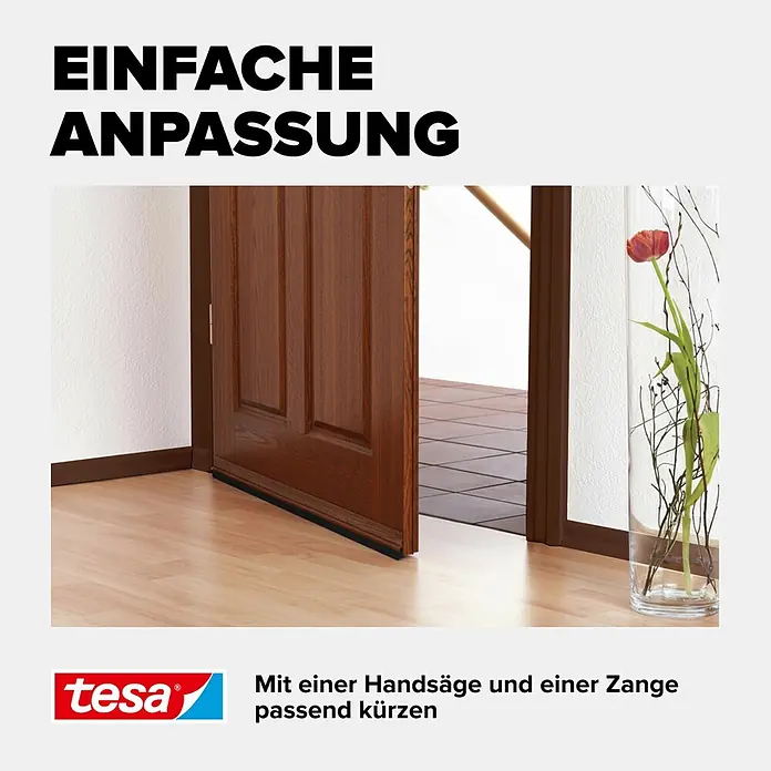 Tesa INSULATION Türdichtschiene für glatte Böden - Braun, 1 m x 37 mm, Geeignet für: Spaltenbreiten bis 12 mm - Schwarze Türbodendichtung an Holztür, mit Handsäge und Zange einfach anpassbar.