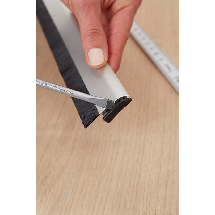 tesa MOLL Türdichtschiene Alu Comfort (Weiß, 1 m x 40 mm, Geeignet für: Spaltenbreiten bis 15 mm)