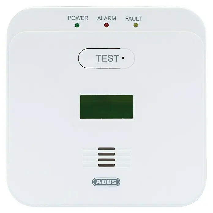 Abus Kohlenmonoxidmelder COWM 510 - Batterielaufzeit: 5 Jahre - Nahaufnahme eines ABUS-Kohlenmonoxid-Melders mit LED-Anzeigen für Betrieb, Alarm und Störung sowie einem Testknopf und einem Display.