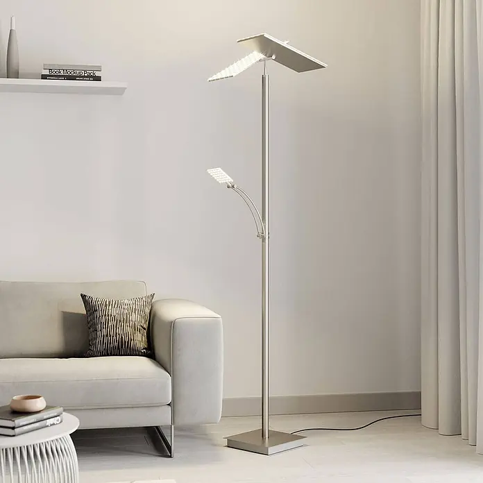 Lucande LED-Deckenfluter Parthena - Höhe: 180 cm, alu / grau / zink, alu / grau / zink, Warmweiß - Moderne LED-Stehleuchte aus gebürstetem Metall mit Deckenfluter und verstellbarer Leselampe, neben einem Sofa.