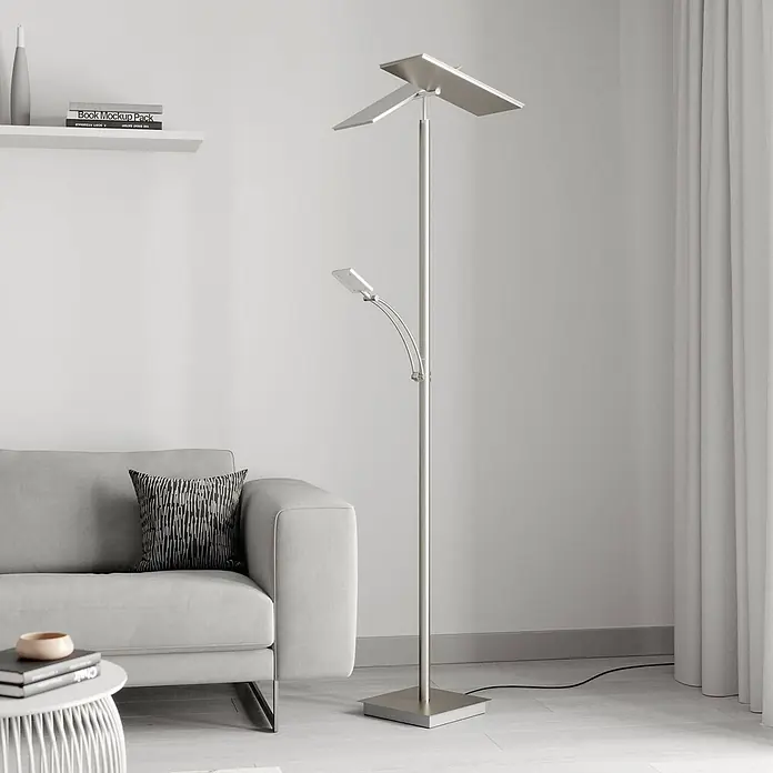 Lucande LED-Deckenfluter Parthena - Höhe: 180 cm, alu / grau / zink, alu / grau / zink, Warmweiß - Elegante, satinierte silberne Stehleuchte mit Deckenfluter und verstellbarer Leselampe neben einem grauen Sofa.