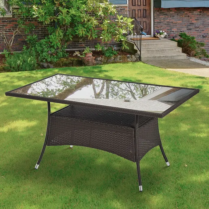 Outsunny Gartentisch mit 2-stufigem Design - L x B x H: 150 x 85 x 74 cm, Metall, Sicherheitsglas, Polyrattan, Rechteckig, Braun, Schwarz - Rechteckiger dunkelbrauner Rattan-Esstisch mit Glasplatte.