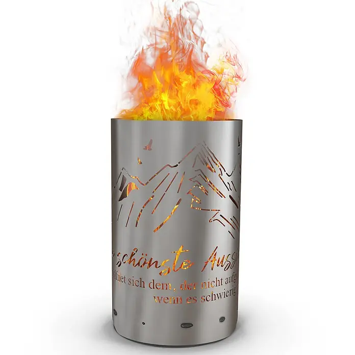 TiKo-Design Holzkohlegrill Feuertonne-Berge - Grau - Zylindrische Feuerstelle aus Edelstahl mit gelaserten Berg-, Vogel- und Textmotiven, brennt mit hellen Flammen.