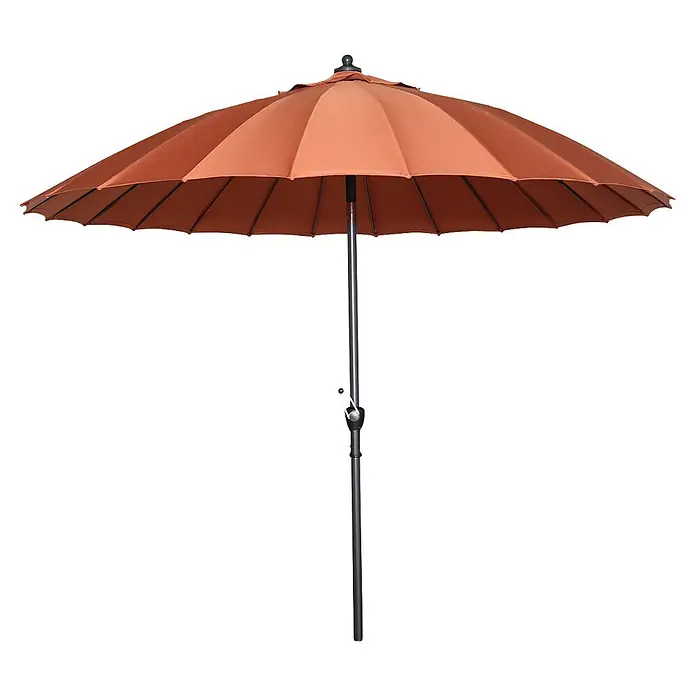 Garden Impressions Balkonschirm rund Manila - Kupfer, Durchmesser Bespannung: 250 cm - Geöffneter Terrakotta-Sonnenschirm mit dunkelgrauem Metallmast zum Schatten.