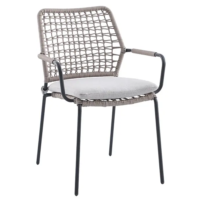 Garden Impressions Gartensessel Swifty - 1 Stk., Stahl, Polyester, Stapelbar, Beige, B x T x H: 63,5 x 84,5 x 56,5 cm - Sessel mit dunkelgrauem Metallrahmen, hellgrauer geflochtener Rückenlehne und Armlehnen sowie hellgrauem Stoffkissen.