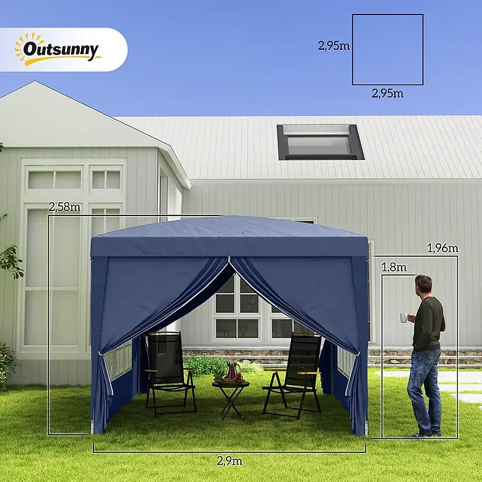Outsunny Faltpavillon - B x T: 295 x 295 cm, Farbe Dach: Blau - Blaues Outsunny-Gartenpavillon mit Stühlen und Tisch, im Garten aufgestellt, mit Maßen und einer Person in der Nähe.