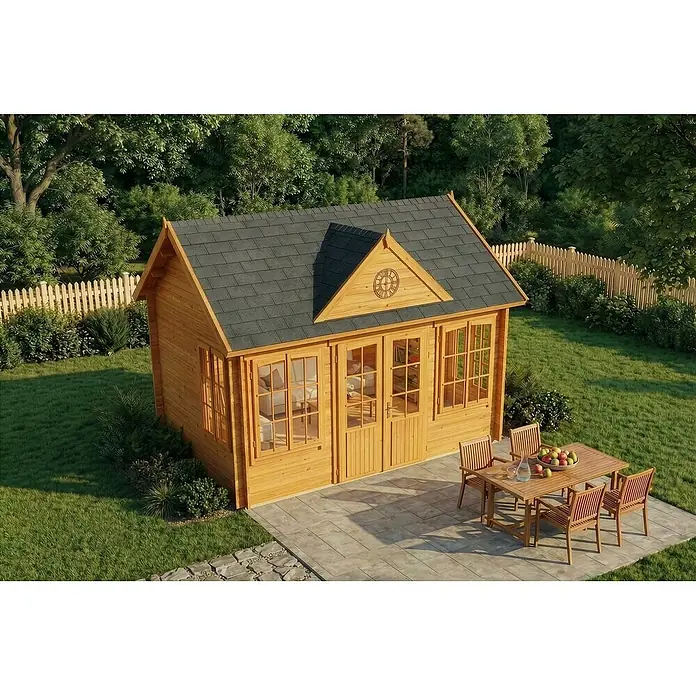 Alpholz Gartenhaus CLOCKHOUSE® 28mm Wandstärke - Außenmaß inkl. Dachüberstand (B x T): 440 x 340 cm, Holz, Pinie - Helles Holzgartenhaus mit grauem Schindeldach und Doppeltüren, Terrasse mit Gartenmöbeln.