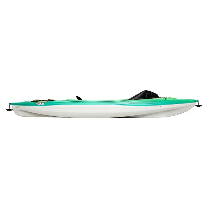 Pelican Kajak Thunder 100XP - L x B: 307 x 76 cm, Geeignet für: 1 Person, Tragkraft: 125 kg, RAM-X Mehrschicht-Polyethylen - Seitenansicht eines grün-weißen Kajaks mit schwarzer Finne, Steuer, Cockpitabdeckung und gelben Bungee-Seilen.