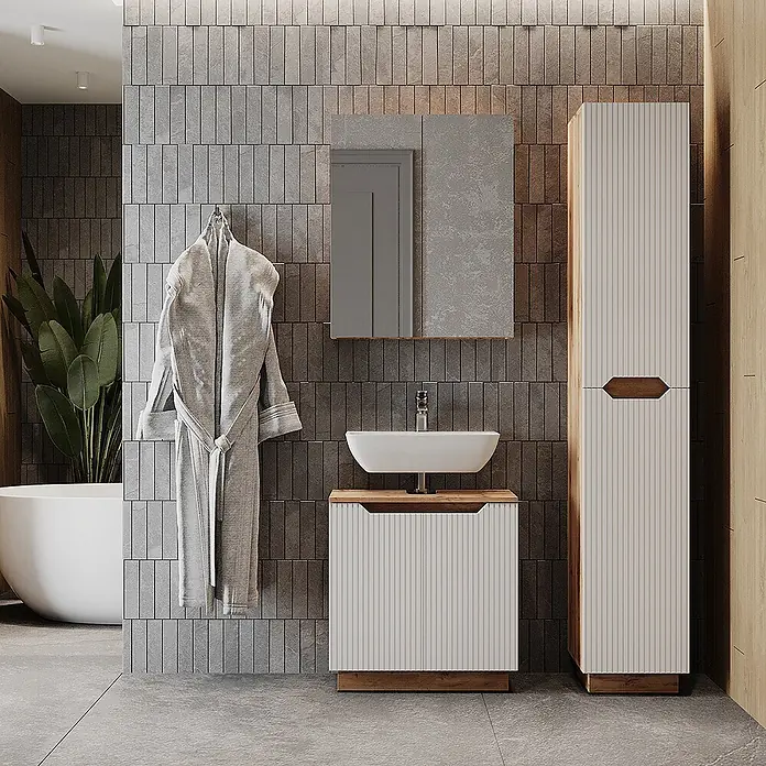 Vicco Badmöbel-Set Lotta Weiß 3 Teile - Weiß, Matt - Modernes weißes Badmöbelset mit Lamellenfronten, Holzplatte und hohem Schrank in einem Bad.