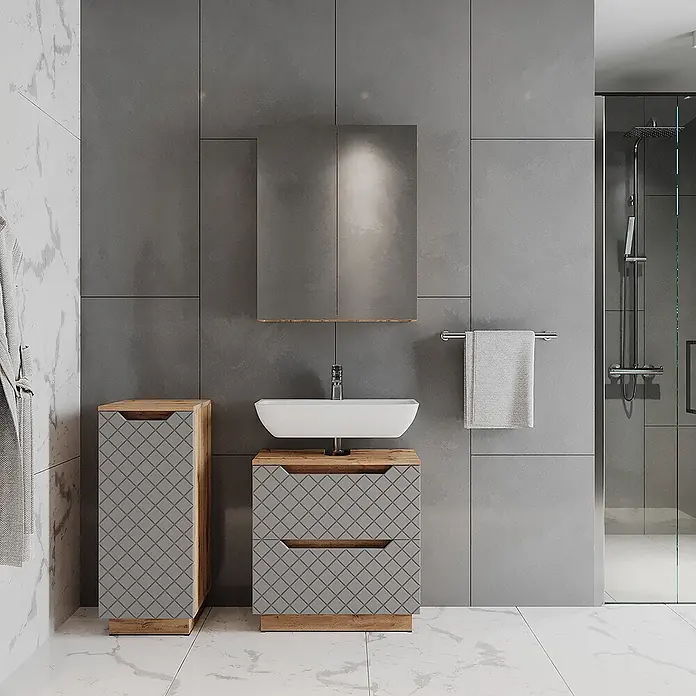 Vicco Badmöbel-Set Lotta Grau 3 Teile - Grau, Matt - Modernes Badezimmer mit grauem Waschtischunterschrank, Hochschrank und Spiegelschrank im Rautenmuster mit Holzdetails.