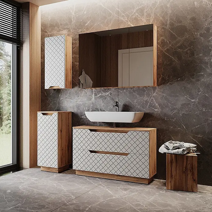 Vicco Badmöbel-Set Lotta Weiß 4 Teile - Weiß, Matt - Modernes Badezimmermöbel-Set mit Holzelementen und weißen gemusterten Fronten, Waschbecken, Spiegel und Schränken.