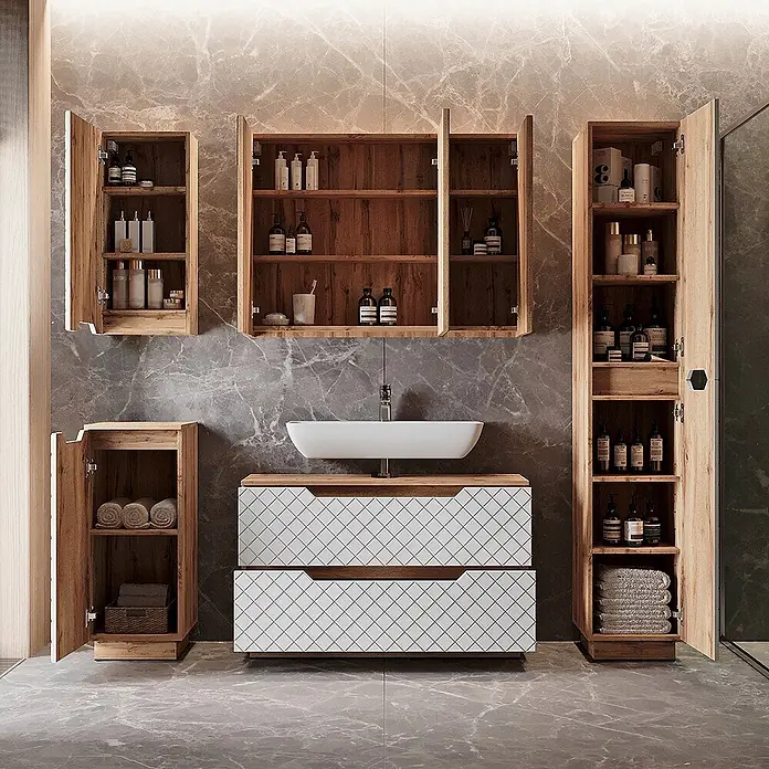 Vicco Badmöbel-Set Lotta Weiß 4 Teile - Weiß, Matt - Modernes Bad mit Holz-Wandschränken, Waschtisch und Seitenstauraum, ausgestattet mit einem weißen Waschbecken und weißen Schubladen mit geometrischem Muster.