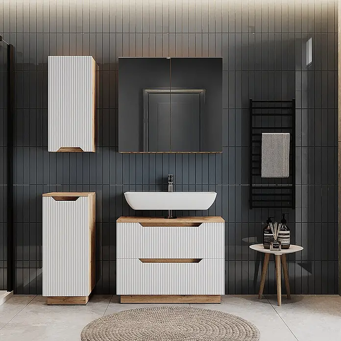 Vicco Badmöbel-Set Lotta Weiß 4 Teile - Weiß, Matt - Modernes Badmöbel-Set mit weißen geriffelten Fronten und Holz-Akzenten, inklusive Waschbecken, Spiegelschrank und Beistellschrank.