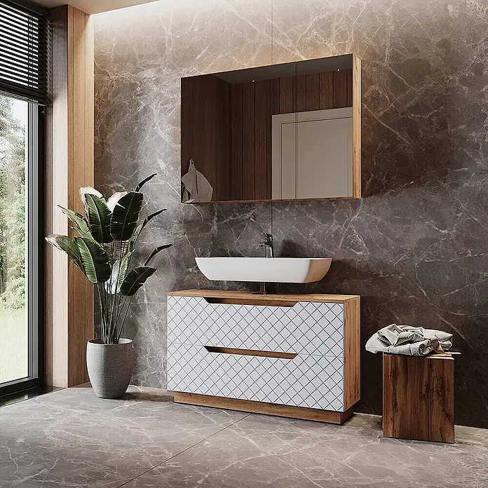 Vicco Badmöbel-Set Lotta Weiß 2 Teile - Weiß, Matt - Moderne Badezimmer-Waschtischunterschrank mit Holzrahmen, weißer Rautenmuster-Front und integriertem Waschbecken unter einem Spiegel.
