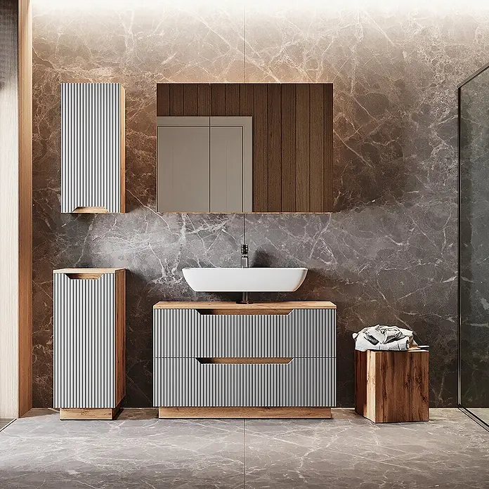 Vicco Badmöbel-Set Lotta Grau 4 Teile - Grau, Matt - Modernes Badmöbelset mit vertikal gestreiften Fronten, Holzdetails und weißem Aufsatzwaschbecken im Marmorbad.