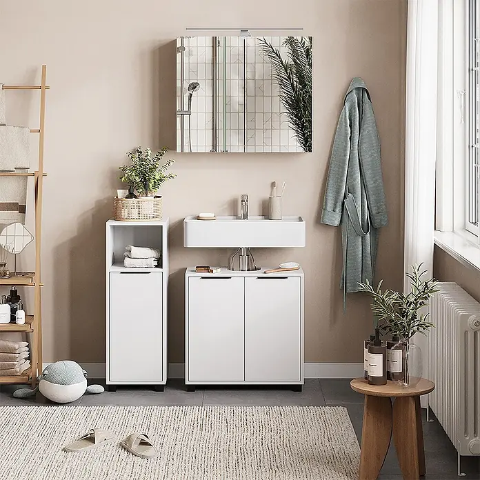 Vicco Badmöbel-Set Alina Weiß 3 Teile - Weiß, Sonstiges - Weißes Badmöbel-Set: Waschtischunterschrank mit Becken und ein hoher Aufbewahrungsschrank, in einem modernen Badezimmer.