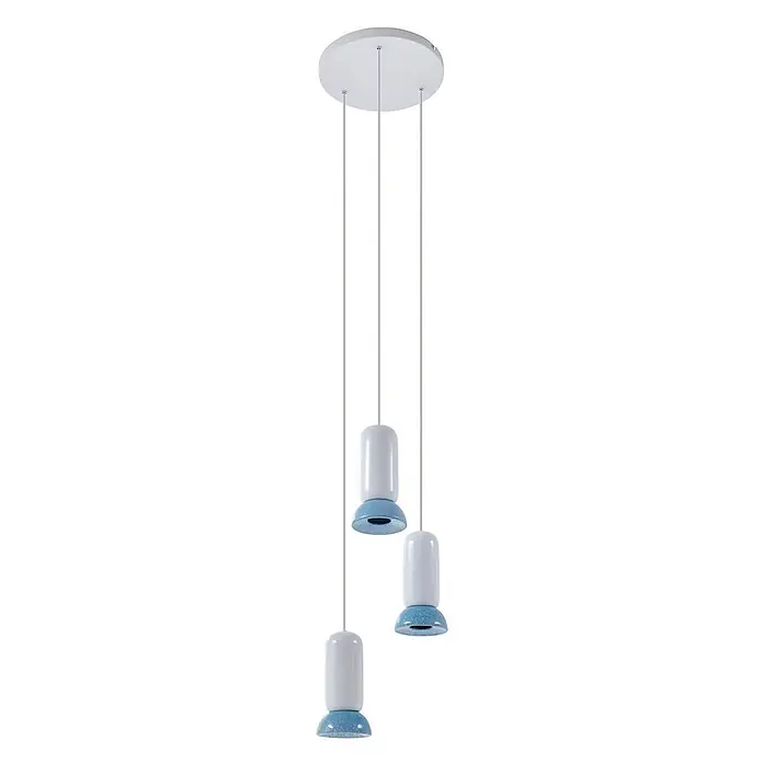 Lindby Pendelleuchte Kerimi - L x B x H: 30 x 30 x 21,5 cm, weiß / opal, weiß, Blau, GU10 - Dreifache Pendelleuchte mit weißen zylindrischen Oberteilen und blau gesprenkelten glockenförmigen Unterteilen, von einer weißen Deckenrosette hängend.