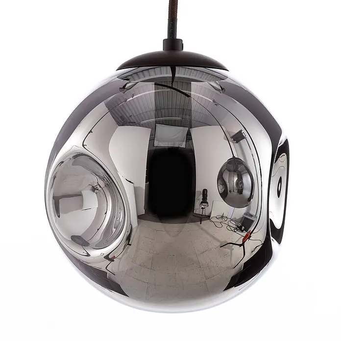 Lindby Pendelleuchte Valentina - alu / grau / zink, braun, rauchgrau, E14 - Reflektierende kugelförmige Pendelleuchte mit verzerrter Chromoptik und dunkler Oberseite.