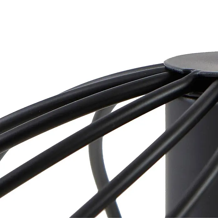 Lindby Pendelleuchte Danika - schwarz, Schwarz, E27 - Schwarze, abgerundete Metallstäbe bilden eine käfigartige Struktur, verbunden an einer runden Metallplatte.