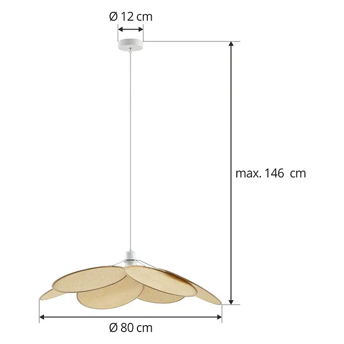 Lindby Pendelleuchte Astraia - creme / amber, creme, holz hell, E27 - Hängelampe mit weißer Deckenhalterung und Kabel, ausgestattet mit einem großen, hellbraunen Rattan-Schirm aus überlappenden Blattelementen.