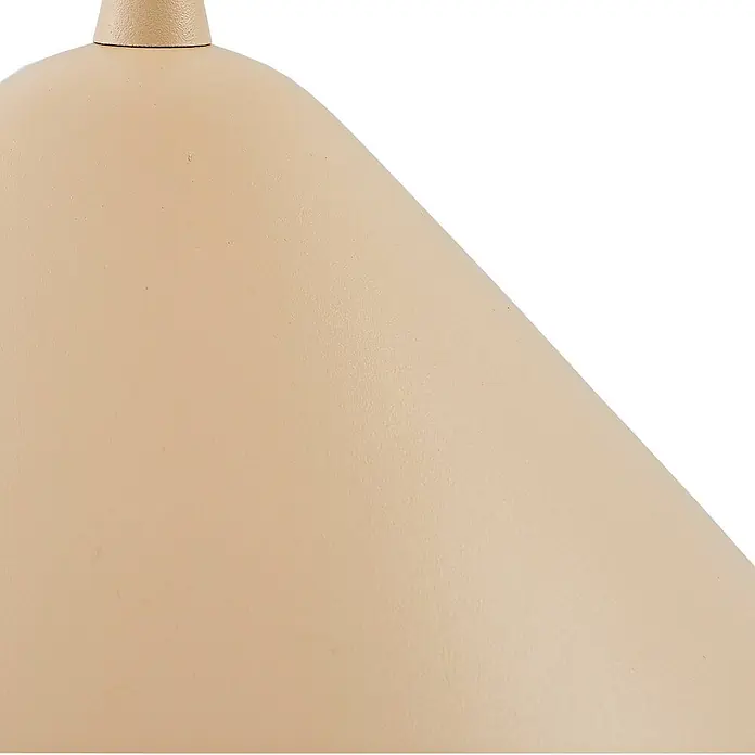 Lindby Pendelleuchte Clarine - creme / amber, beige, E27 - Nahaufnahme eines sandfarbenen, konischen Lampenschirms mit matter, texturierter Oberfläche.