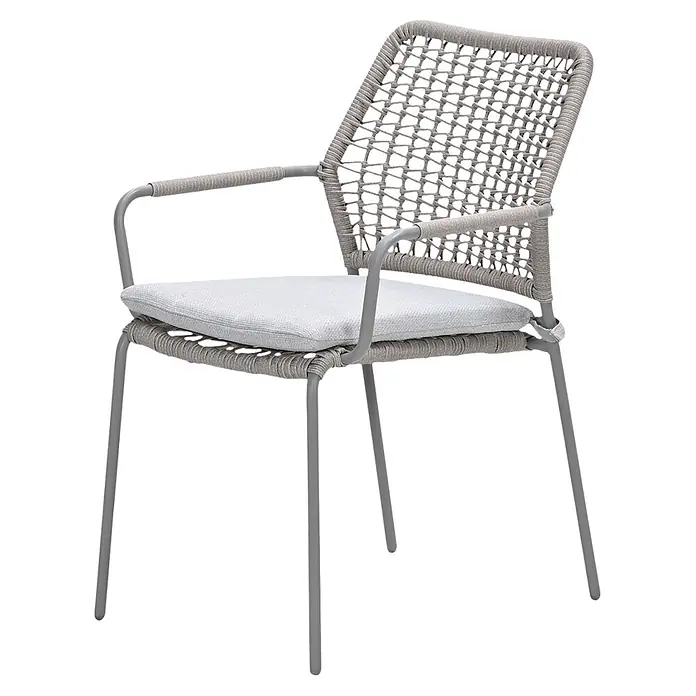 Garden Impressions Gartensessel Swifty - 1 Stk., Stahl, Polyester, Stapelbar, Taupe, B x T x H: 63,5 x 84,5 x 56,5 cm - Moderner grauer Sessel mit geflochtener Rückenlehne und Sitzfläche aus Kordel, passendem Metallrahmen und hellem Kissen.