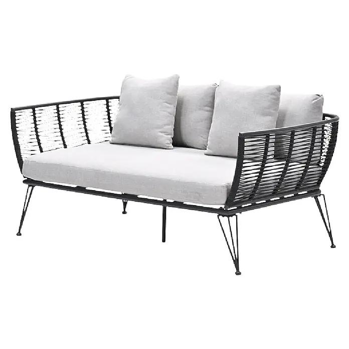 Garden Impressions Loungesofa - B x T x H: 97 x 175 x 73 cm, Aluminium, Polyester, Schwarz/Sand - Outdoor-Sofa mit hellgrauen Kissen, dunkelgrauem Geflechtrahmen und abgewinkelten Metallbeinen.