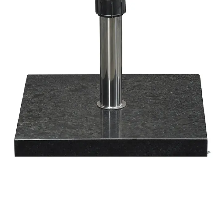 Garden Impressions Granitschirmständer Eureka - 40 kg, L x B: 45 x 45 cm, Dunkelgrau, Geeignet für: Mittelmastschirme - Quadratischer Sockel aus dunkelgrauem Sprenkelgranit mit polierter Metallstange und schwarzer Kappe.