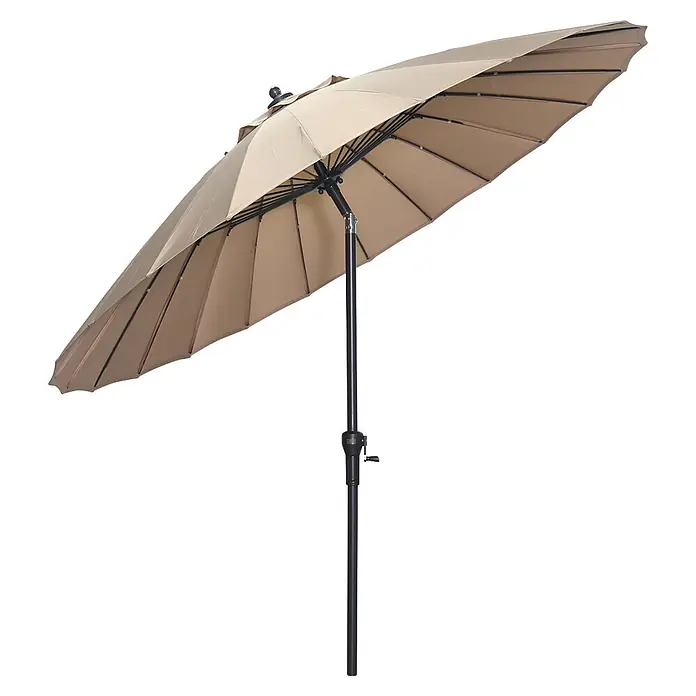 Garden Impressions Balkonschirm rund Manila - Taupe, Durchmesser Bespannung: 250 cm - Beiger Terrassenschirm mit dunkler Stange und Neigemechanismus, schräg gestellt für Schatten.