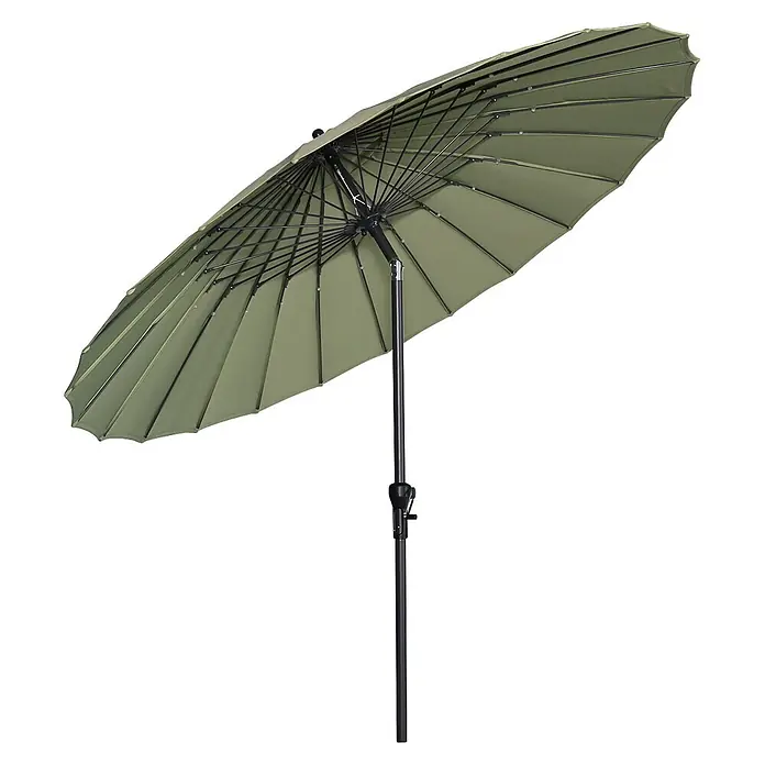 Garden Impressions Balkonschirm rund Manila - Olivgrün, Durchmesser Bespannung: 250 cm - Teilweise geöffneter grüner Sonnenschirm mit schwarzem Metallmast.