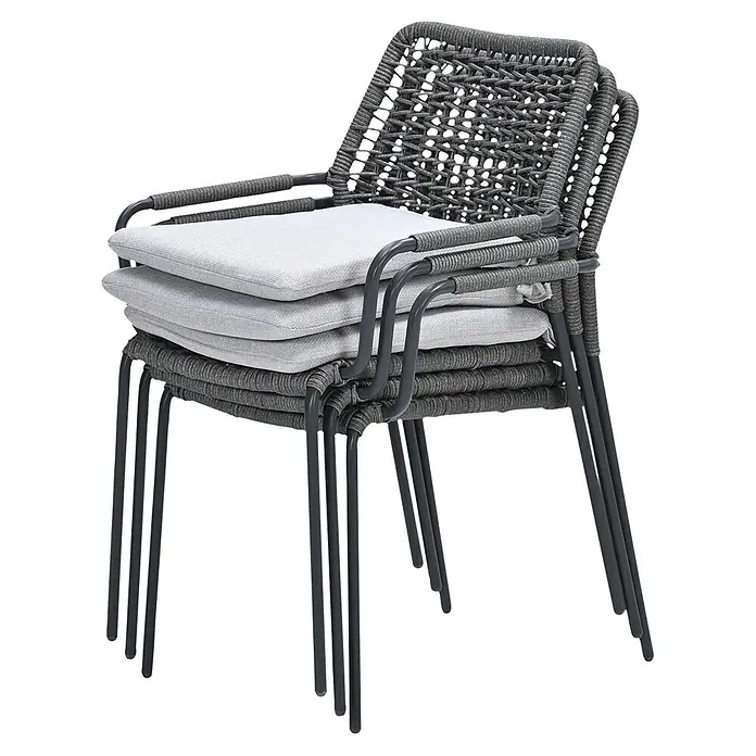 Garden Impressions Gartensessel Swifty - 1 Stk., Stahl, Polyester, Stapelbar, Schwarz, B x T x H: 63,5 x 84,5 x 56,5 cm - Vier gestapelte dunkelgraue Geflechtsessel mit Metallgestell und hellgrauen Sitzkissen.