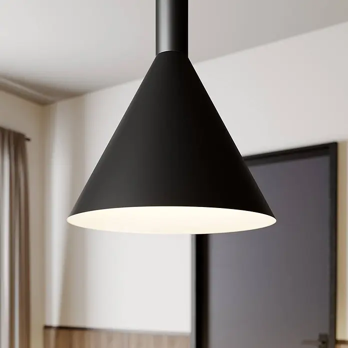 Arcchio Pendelleuchte Tadej - L x B x H: 112 x 19 x 28 cm, schwarz, Schwarz, weiß, E27 - Schwarze kegelförmige Pendelleuchte hängt von der Decke und spendet warmes Licht.