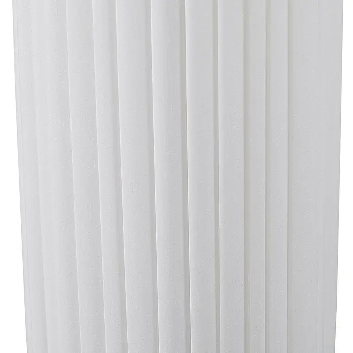 Lindby Stehleuchte Virelle - weiß / opal, E27 - Weiße vertikale Stoffjalousien mit gewebter Textur.
