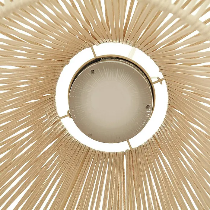 Lindby Außenwand- & Deckenleuchte Austas - creme / amber, IP54 - Unteransicht einer Lampe mit kreisförmiger Lichtquelle und einem Schirm aus strahlenförmigen beigefarbenen geflochtenen Schnüren.