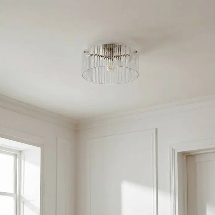 Lucande Deckenlampe in transparent, messing, Deckenleuchte -  - Deckenleuchte aus geripptem Klarglas mit sichtbarer Glühbirne, an weißer Decke montiert.