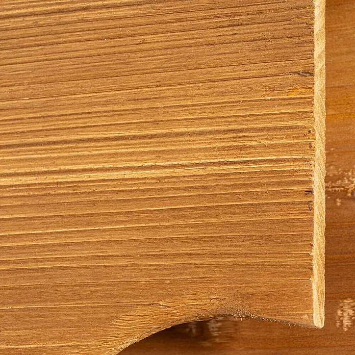 Lucande Wandleuchte Tarry - Holz hell, E14 - Nahaufnahme von gestapelten hellbraunen Bambusdielen mit Maserung.