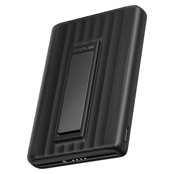 EcoFlow Powerbank Rapid Mag 10.000 mAh - Schwarz - Schwarze EcoFlow Powerbank mit Rillen-Design, integriertem Ständer und Statusleuchten.
