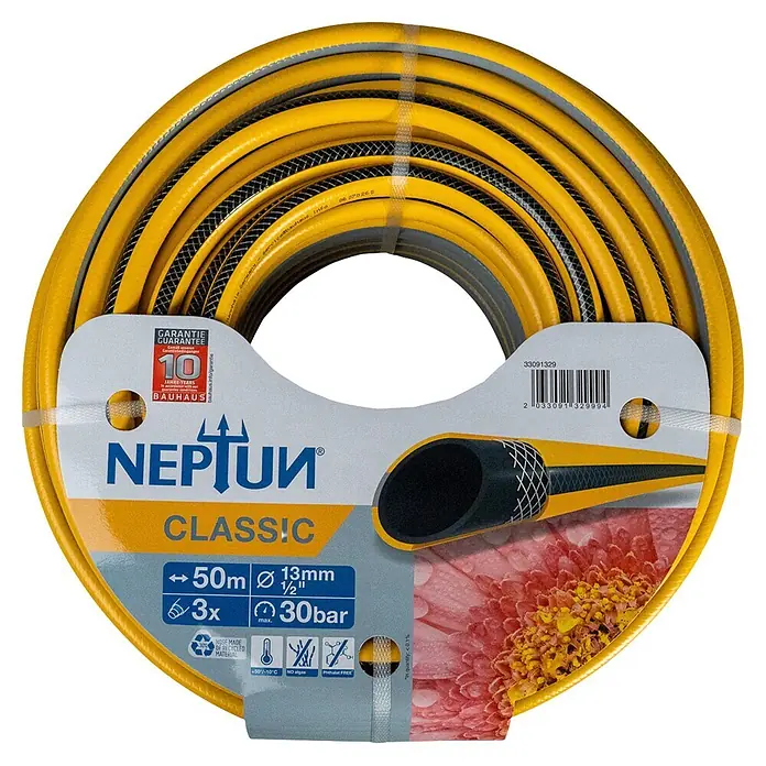 Neptun Classic Gartenschlauch - Länge: 50 m, Schlauchdurchmesser: 13 mm - Aufgewickelter gelber Gartenschlauch mit weiß-blauem Produktetikett, das die Marke „NEPTUN CLASSIC“ und Spezifikationen zeigt.