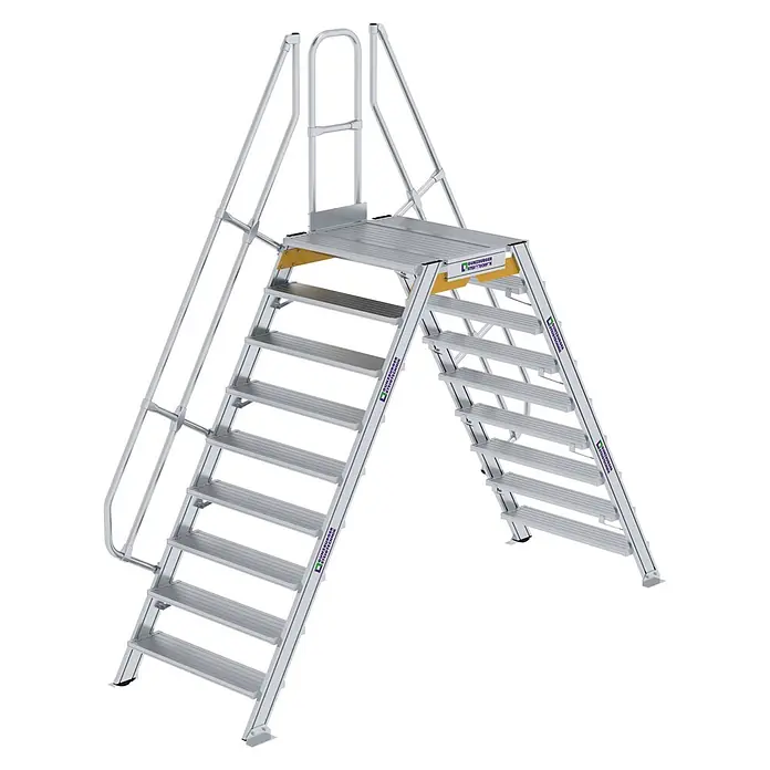 Munk Treppenpodest Überstieg 60° inkl. einen Handlauf, Stufenbreite 1000mm, 2x9 Stufen -  - Silberne Aluminium-Doppelaufstiegsplattform mit Stufen und Handläufen.