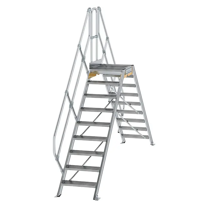 Munk Treppenpodest Überstieg 45° inkl. einen Handlauf, Stufenbreite 600mm, 2x9 Stufen -  - Silberne Aluminium-Arbeitsplattform mit beidseitigen Stufen und Handläufen für sicheren Zugang.
