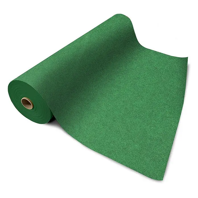 Floordirekt Teppichboden Meterware Sintra - für Messe & Events - Dunkelgrün - 100 x 450 cm - Breite: 100 cm, Flachgewebe, Polypropylen, Dunkelgrün - Grüne Filzstoffrolle, teilweise abgerollt, zeigt ihre weiche Textur.