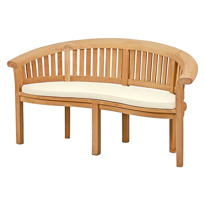 Kai Wiechmann Bankauflage - Kai Wiechmann Bananenbank, 1 Stk., L x B x H: 49 x 139 x 5 cm, 100% Acryl, Dralon®, naturweiß / cremeweiß - Gebogene Teak-Gartenbank mit hellcremefarbenem Kissen für bequemes Sitzen im Freien.