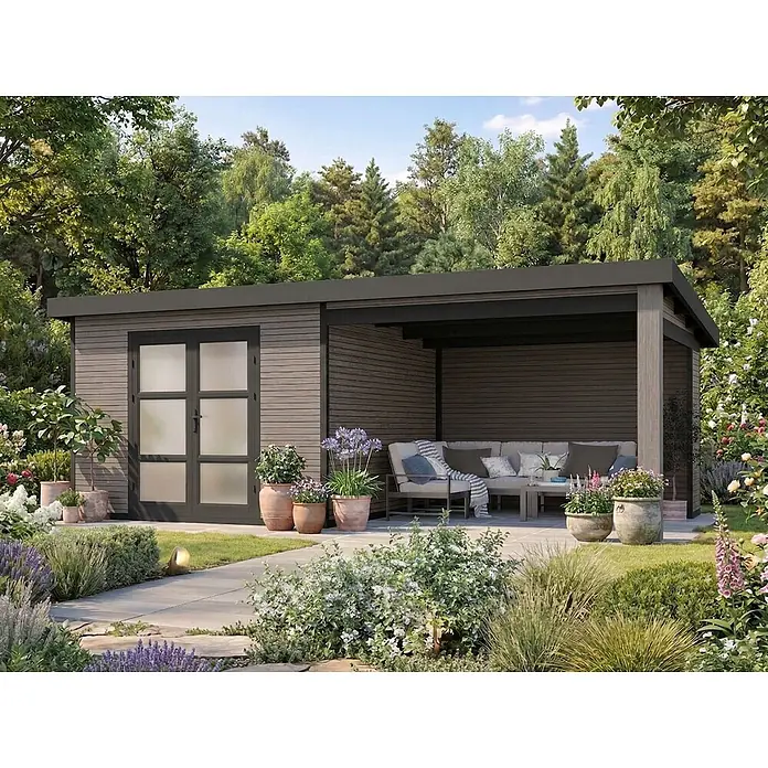 Fjordholz Gartenhaus FineLine 16,90 m² Grau - Außenmaß inkl. Dachüberstand (B x T): 616,5 x 325 cm, Aluminium, Grau - Modernes, dunkelgraues Gartenhaus mit integrierter überdachter Terrasse und Sitzgelegenheiten in einem grünen Garten.