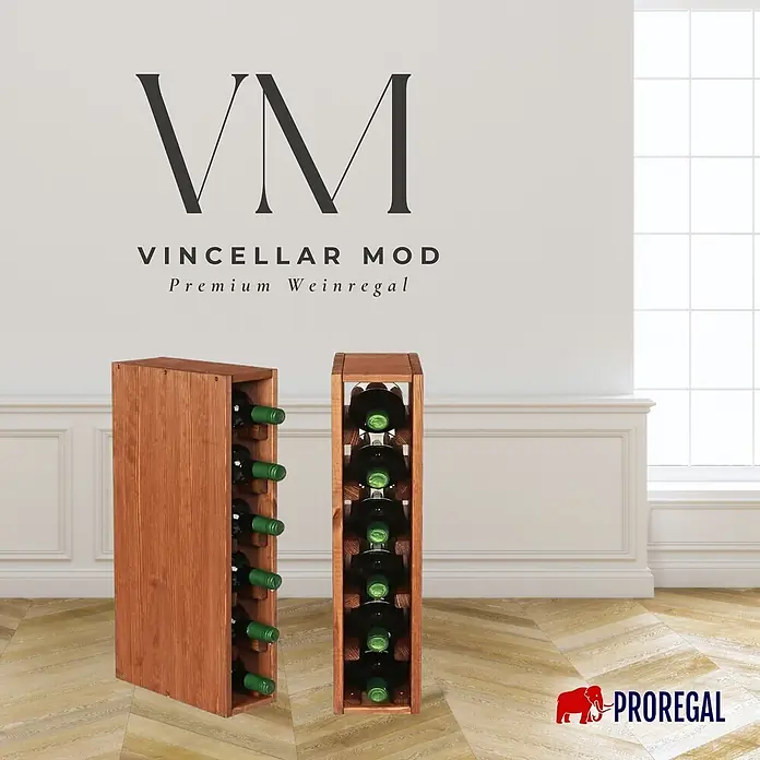 Proregal Flaschenregal Modulares Weinregal VINCELLAR MOD für 6 Flaschen - L x B x H: 30 x 12 x 60 cm, Holz - Zwei rötlichbraune Holz-Weinregale, gefüllt mit grünen Flaschen, in einem Raumambiente.