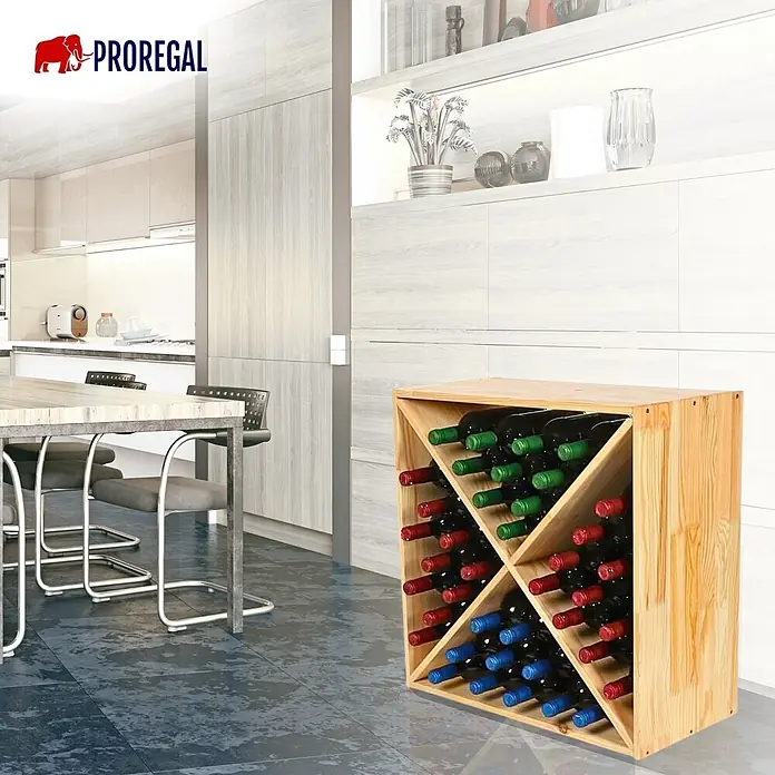 Proregal Flaschenregal Modulares Weinregal VINCELLAR MOD für 40 Flaschen - L x B x H: 30 x 60 x 60 cm, Holz - Weinregal aus Naturholz, gefüllt mit Weinflaschen, in einer modernen Küche.